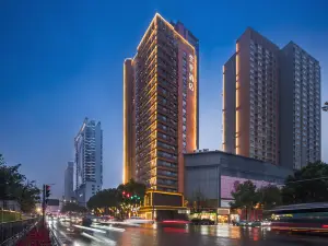 Quanji Hotel (Yichang Binjiang CBD Shopping Center Branch)