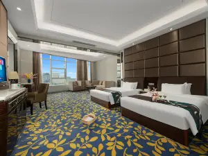 竜鳳ホテル（肇慶四会粵運自動車駅玉博城）