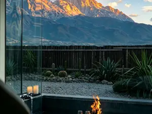 Luxcreek Space Pod | Enjoy Snow Mountain Sunrise View · Private Hot Spring · Vacation Homestay