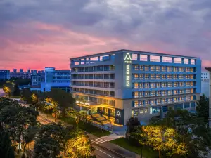 Jinan Gaoxin Wanda Plaza Tianchen Road Atour Hotel
