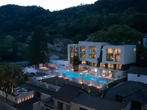 MontCrave holiday village