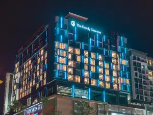 The Everly Lhesson Kuching