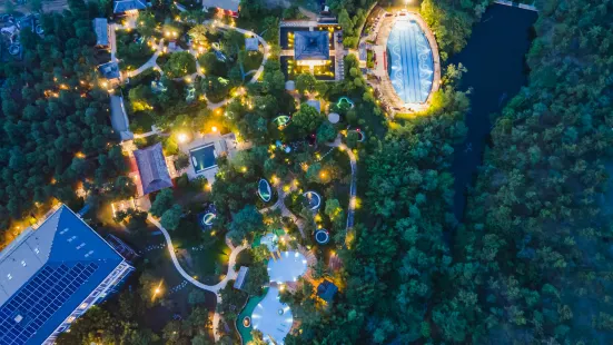 Donghai Forest Hot Spring Resort