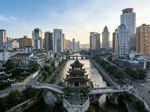 Linxi Hotel (Guiyang Fountain Jiaxiu Building Branch)