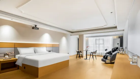 Aful Smart Hotel (Rome Holiday Hotel along the river)