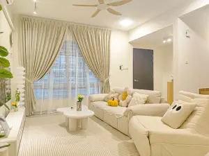Karaoke，Dreamy Creamy 4BR Retreat 12 min to Desaru