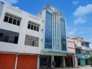 Townhouse Oak near Tugu Simpang Lima formerly GM Inn Hotel