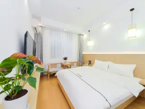 Dali Shengqiang Hotel (Dali Station Erhai Park Branch)
