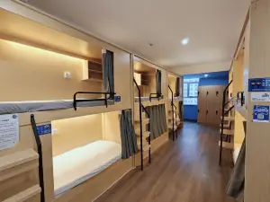 Whale · City Hostel (Heze Station)