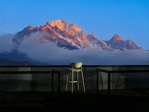 Hexi Snow Mountain View Hotel - Lijiang Ancient Town