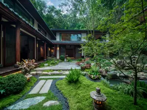 Zhuoyin Mountain House Private Hot Spring Homestay (Dujiangyan Scenic Area Nanqiao)