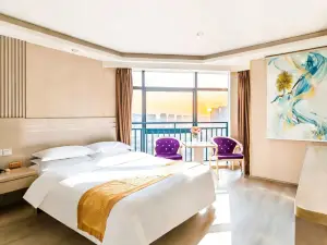 Zhiyi Scenic Homestay (Hefei Railway Station Yalinchong Subway Station)