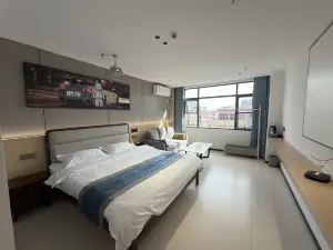 Roman Style Theme Apartment