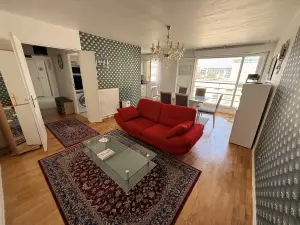 Elegant Massy Apartment near Paris and TGV/RER with 2 Parking Spaces