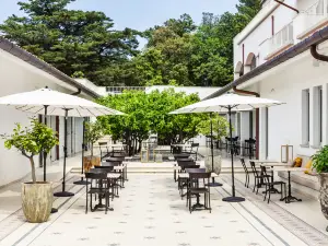 SeeBay Hotel