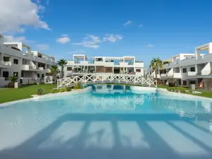 Penthouse with private rooftop & pool in Torrevieja