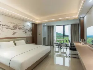 Haiyue Hotel (Sanjiang Trade City, Free Airport Shuttle, Self-Service Laundry)
