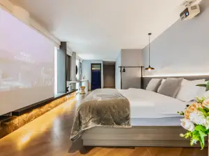 Stargazing Hotel (Wuhan Jianghan Road Wusheng Road Subway Station)
