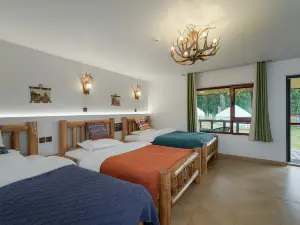 Baihaba Songjian Traditional Mountain Residence