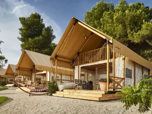 Arena One 99 Glamping