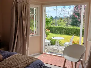 Magpie Cottage - Homestay B&B