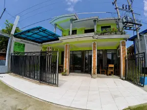 OYO 95309 Ijen Homestay