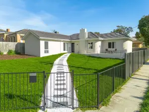 Luxury Family Retreat | Box Hill | 5-Star Comfort