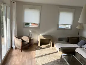 Bright and spacious 2 bedroom with balcony