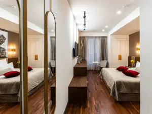 HOTEL METROPOL Club House
