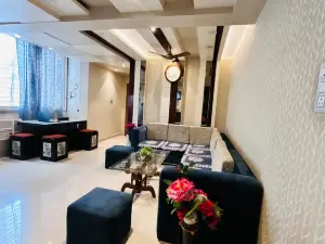 Casanoya Inn | Prima 2BHK Stay near the Ghats