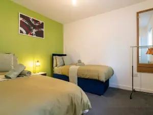 Cozy Urban 2BR with courtyard