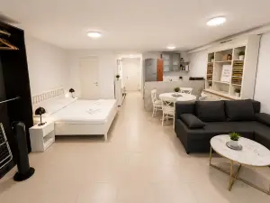Modern Holiday Apartment Free Parking 1-4 Guests