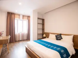 FLESTA Lach Tray Serviced Apartment