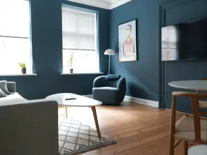 Greenbrook Homes - Blue Lounge
