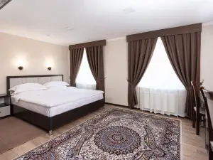 VOYAGE HOTEL