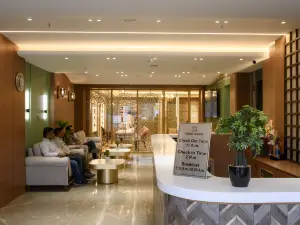 Hotel Aadya Palace