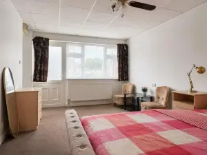 Stylish Studio with SuperKing Bed