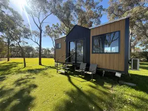 The Kookaburra - Bushland Views & Cozy Loft