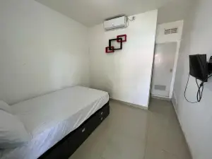 Hotel O Aero Kost Bu Lisa Syariah Near Pasar Tradisional Lawang