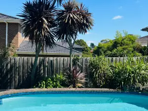 4 Bed Family Villa with Pool & Parking