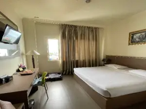 Cozzy Hotel Menara Archie