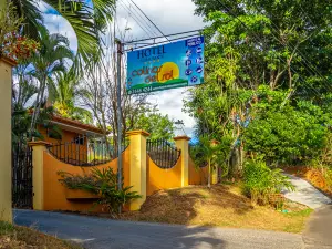 Hotel Colinas del Sol