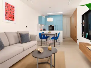 Urban Nook Design Apartments - Private Garage Parking