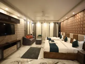 Hotel Gharonda By Classic Crown