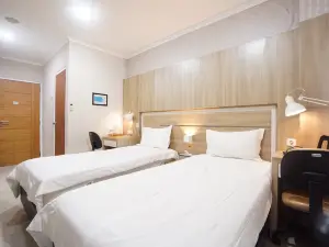 Townhouse Oak Hotel Damar Kurung