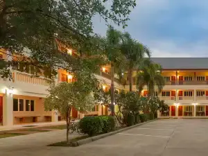 Poonnagunn hotel