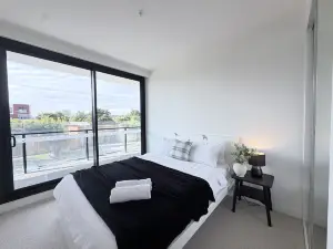 Resort Living at M-City, 2BR 2BA w Parking&Balcony