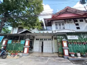 Hotel O Syariah Near UNS Surakarta formerly La Tansa