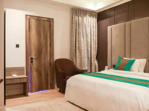 Ambiiflora Hotel & Residency