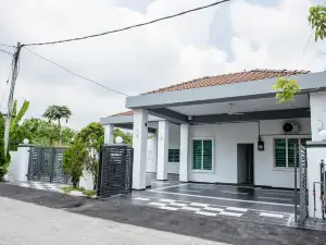 De Luma(The Rumah Alma 9 bedroom/8 bathroom